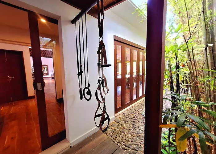 Naty - 6 Bedrooms Luxury Villa Canggu (Bali)