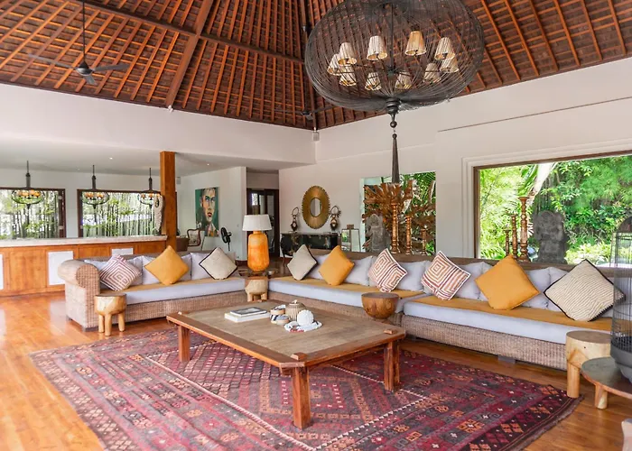 Naty - 6 Bedrooms Luxury Villa